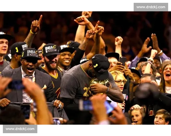 2016 NBA:73 胜传奇与逆转封神,一个时代的谢幕 2016 NBA:73 胜传奇与逆转封神,一个时代的谢幕