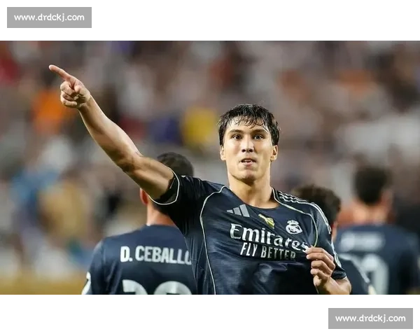 马卡:阿隆索执教皇马的挑战远超三大名帅,中场重建与战术革命成生死关 马卡:阿隆索执教皇马的挑战远超三大名帅,中场重建与战术革命成生死关