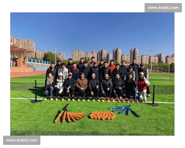 草原少年逐梦绿茵场：软式棒垒球总决赛鄂尔多斯燃情启幕